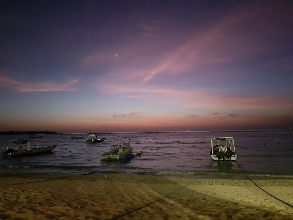 Ohana's Beachfront Resort & Beach Club主图