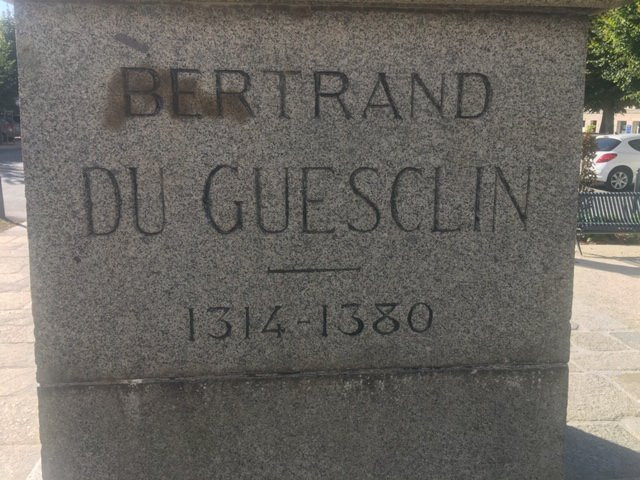 Statue Bertrand du Guesclin景点图片