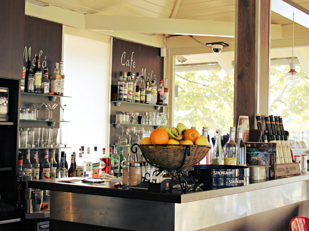 Molo Cafe