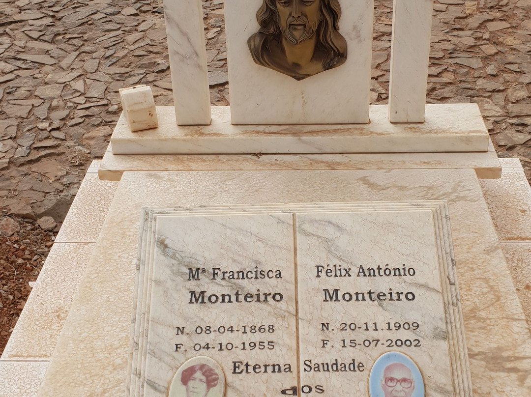 Cemitério do Mindelo-明德卢必去景点