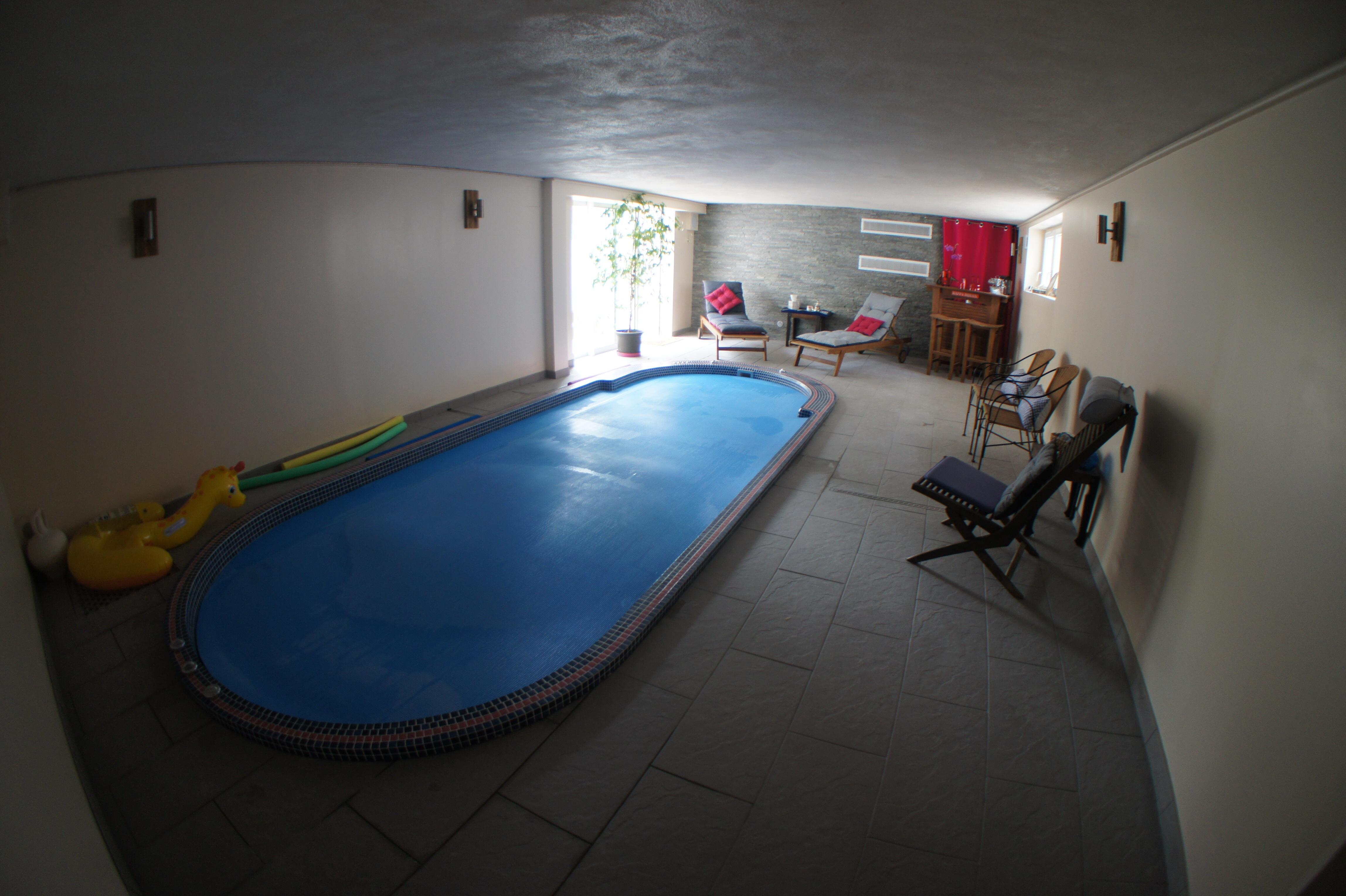 Bed & Breakfast Crosne Plazza & Spa-泳池