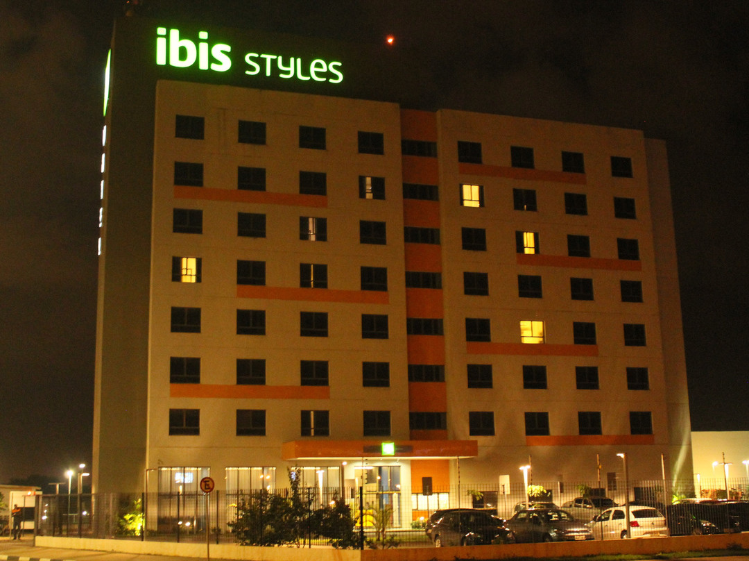 宜必思尚品博阿维斯塔岛酒店主图