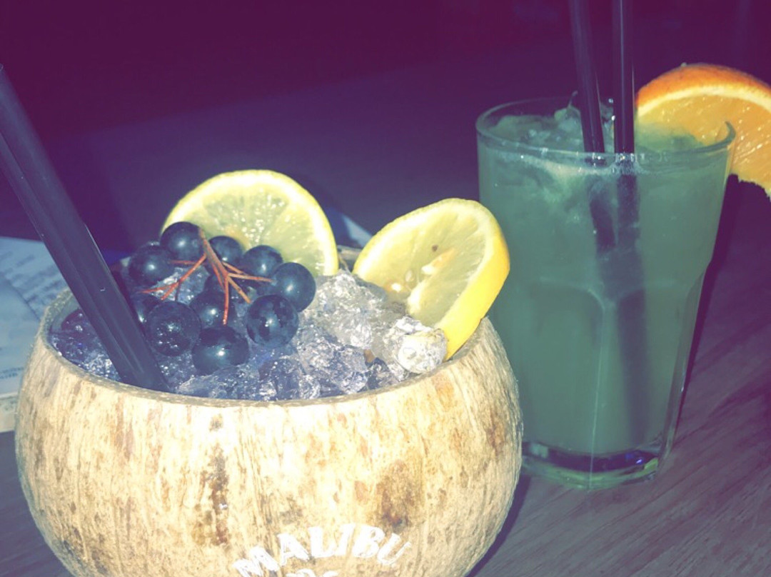 Nozicko旅游景点-Smuggler Cocktails and Stuff