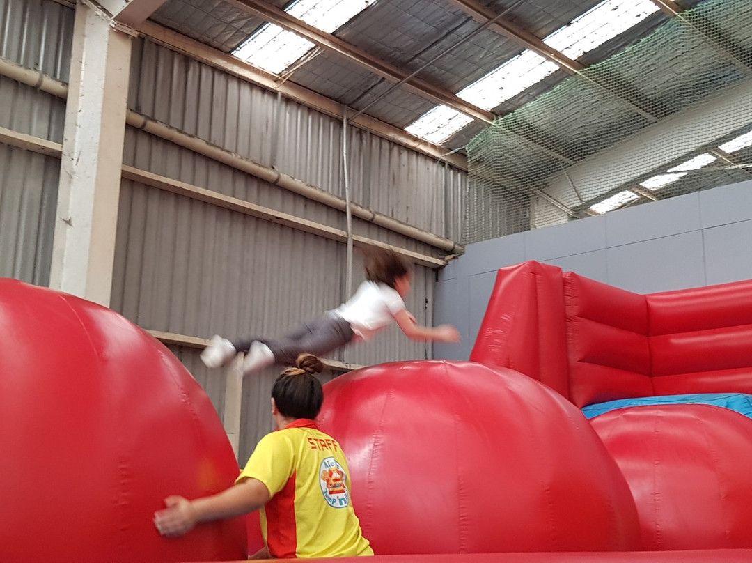 Exford旅游景点-Mick's Jump 'N' Play