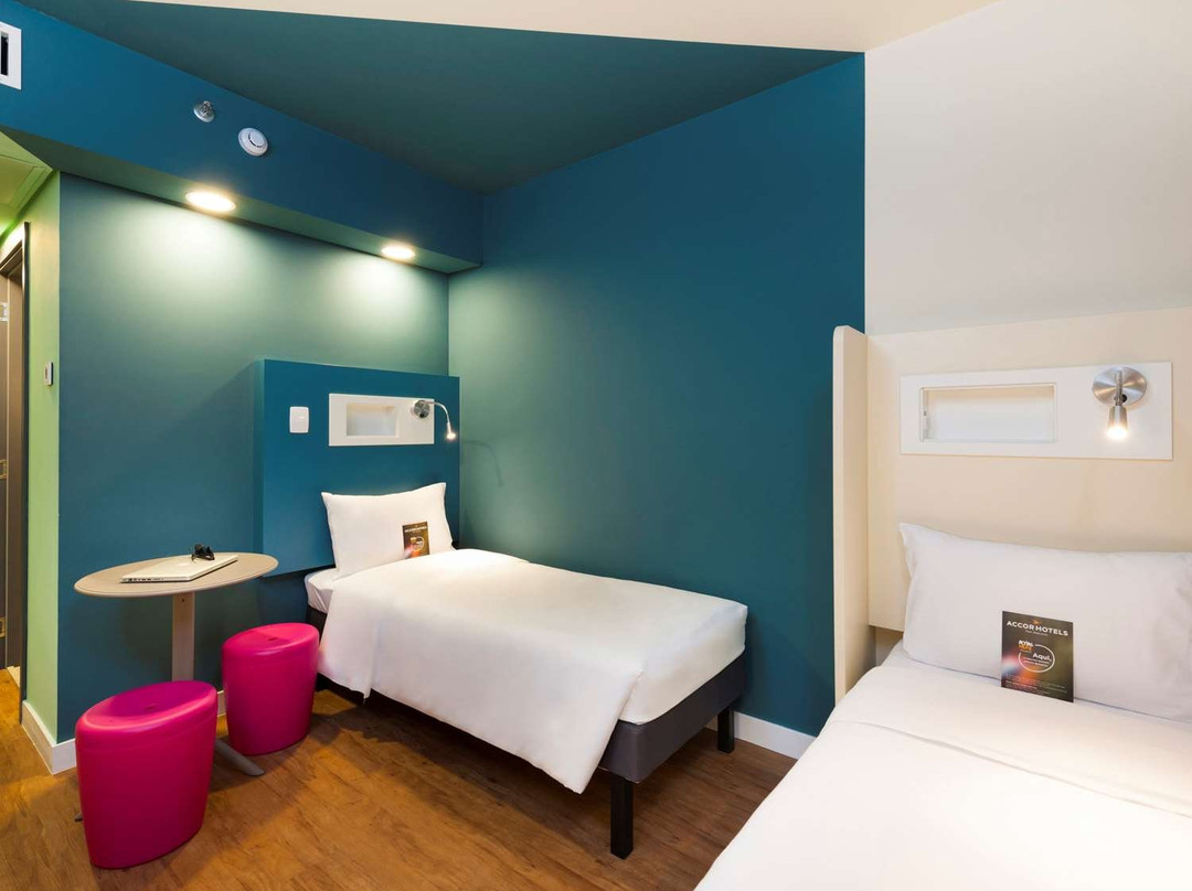 宜必思快捷纳维根特斯伊塔雅伊酒店主图