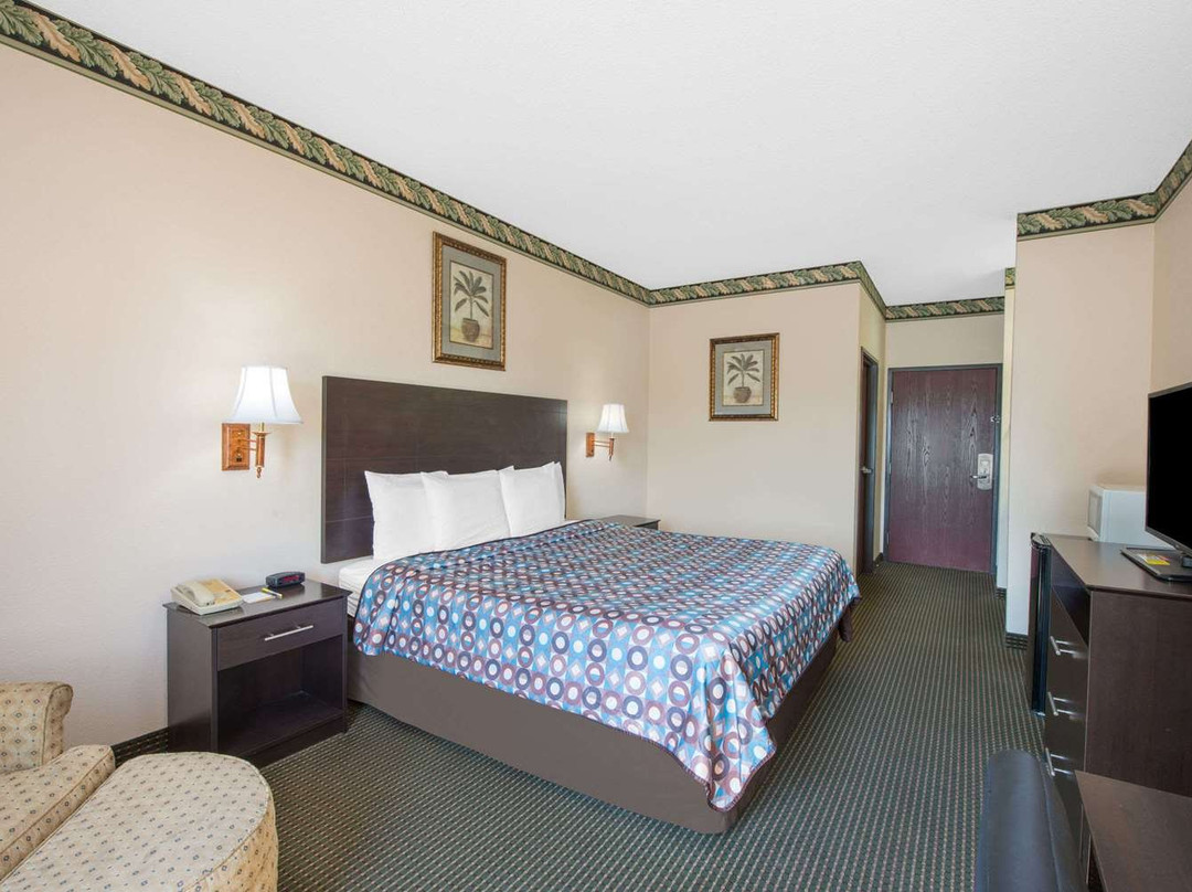 Days Inn by Wyndham Sullivan主图