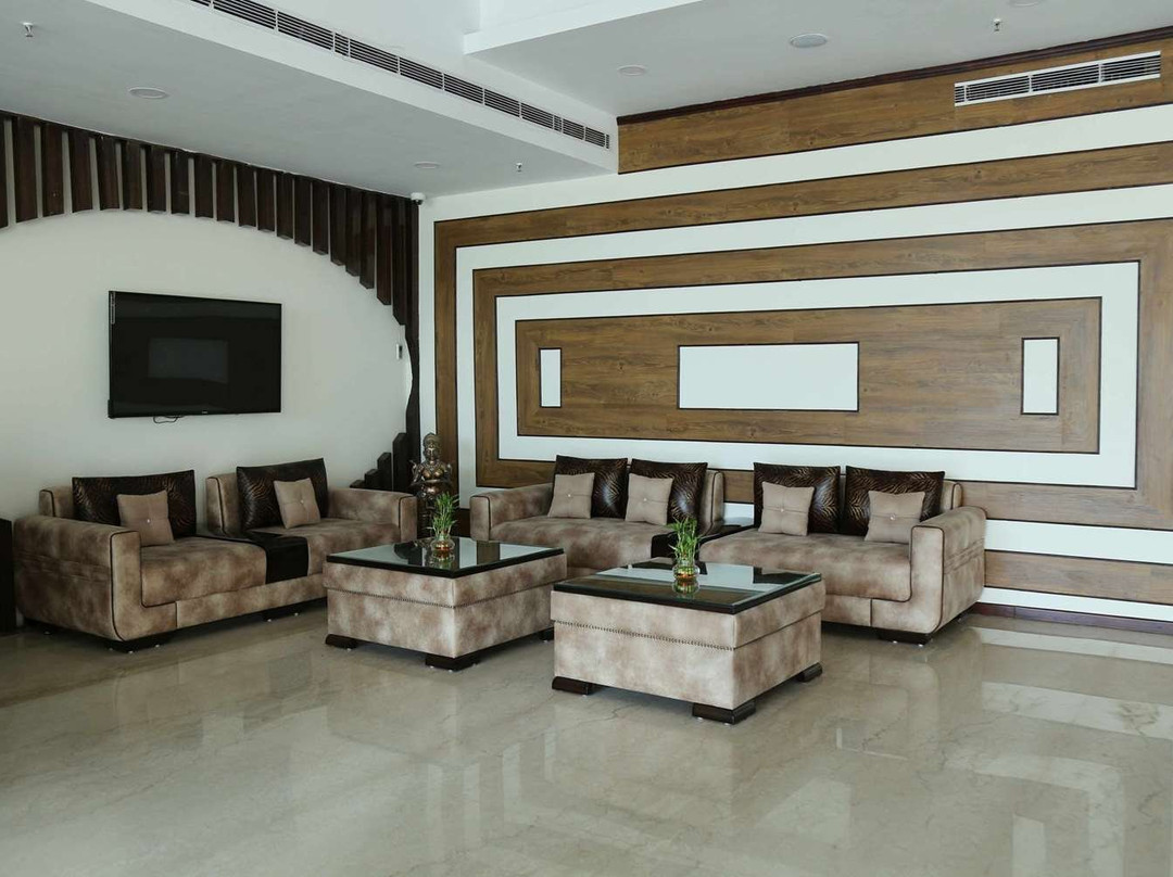 Clarion Inn Amps主图