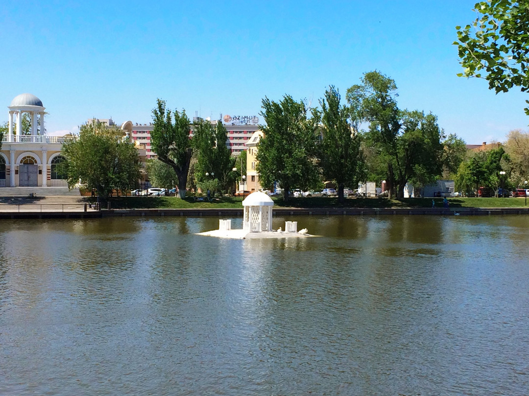 Swan Lake-阿斯特拉罕必去景点