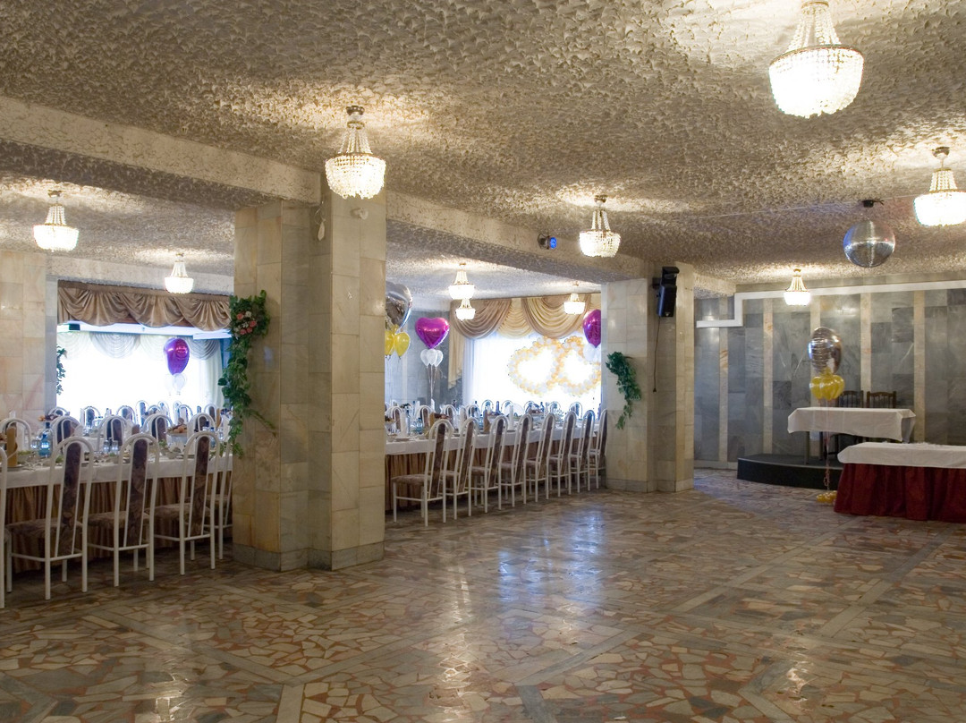 Almaz Hotel主图