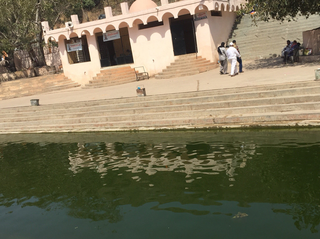 Damodar Kund Water Reservoir景点图片