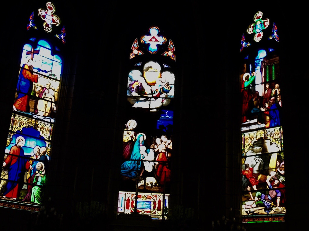 Eglise Saint-Pierre ville-图尔必去景点