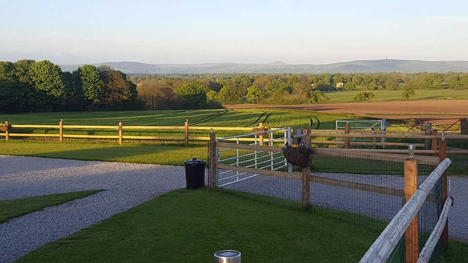 Welltrough Hall Farm Caravan and glamping site