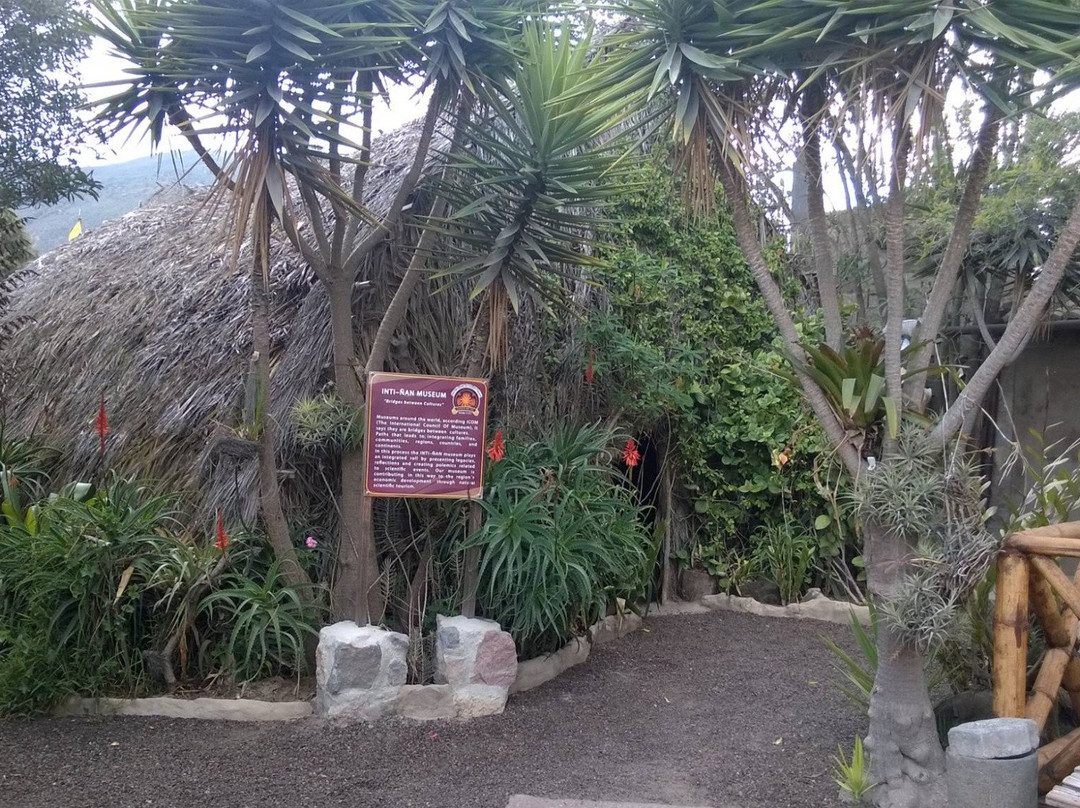 Mitad del Mundo Globe Guachalá-Cayambe必去景点