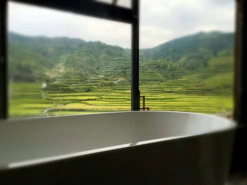 蝴蝶妈妈酒店主图