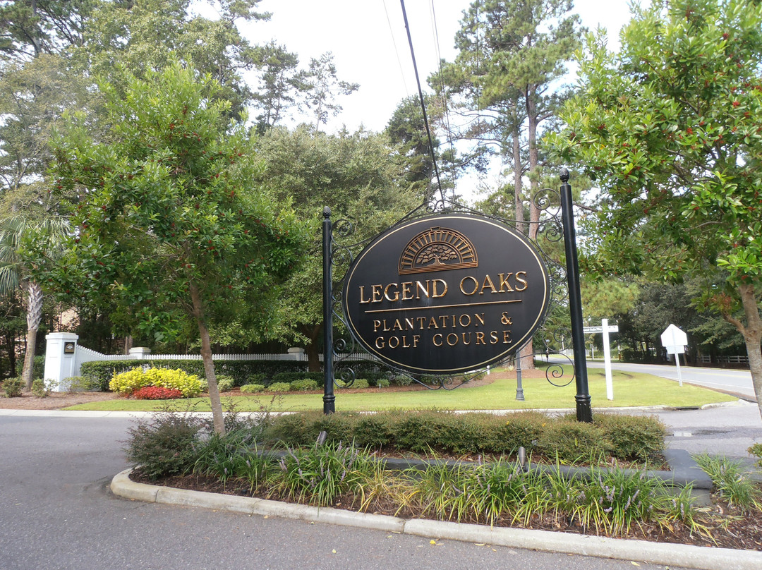 Tudor Oaks Inn主图