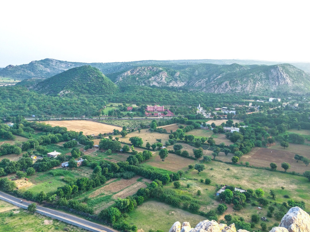 Vision Clarks Inn主图