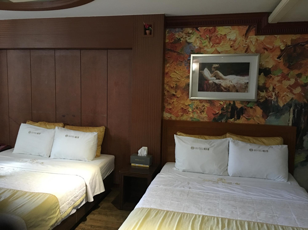 Hotel Head One主图