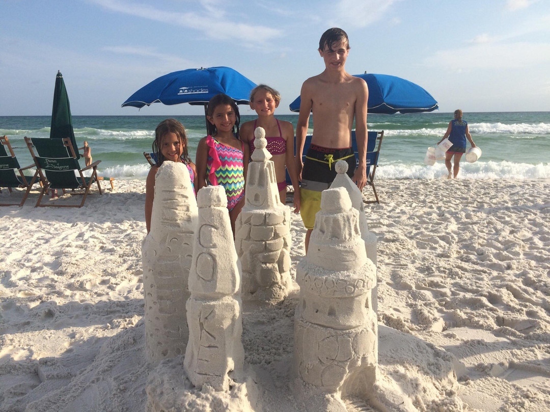 SandCastle Lessons-德斯廷必去景点