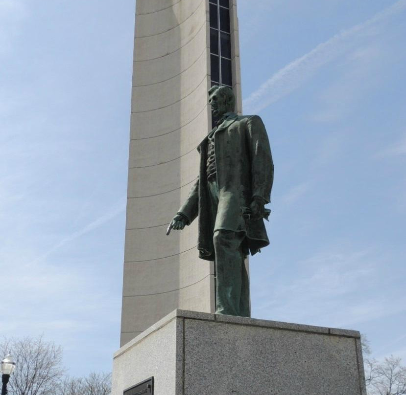 Lincoln Highway Statue-Jefferson必去景点