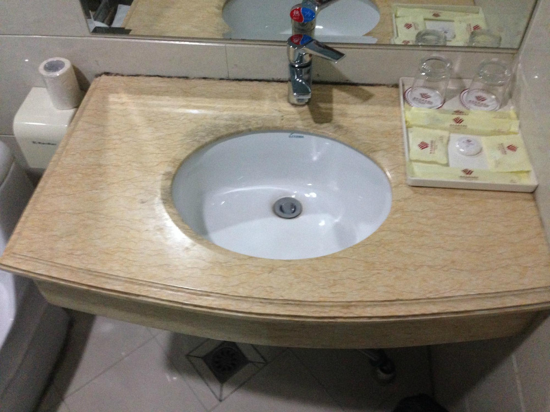 洪恩酒店主图