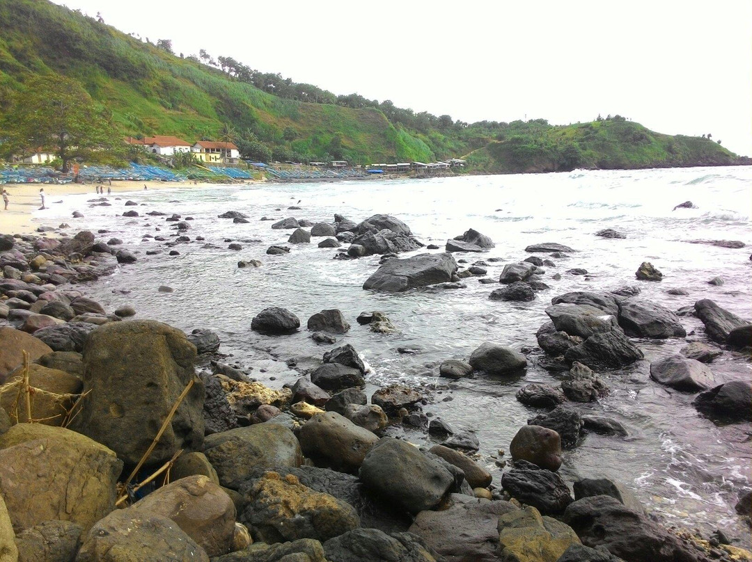 Menganti Beach景点图片