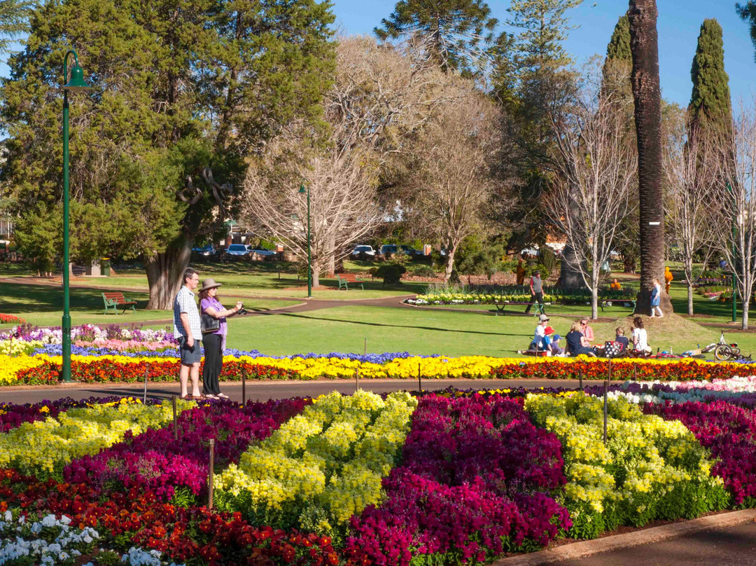 Queens Park Botanic Gardens景点图片
