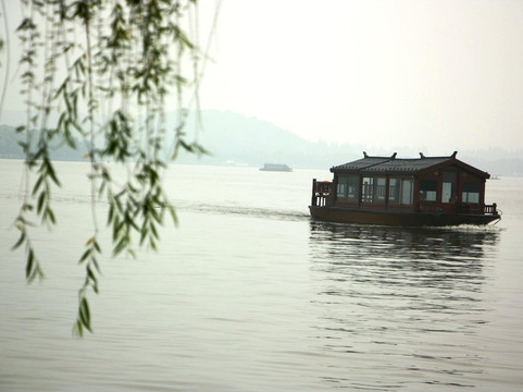 柳浪闻莺-杭州市必去景点
