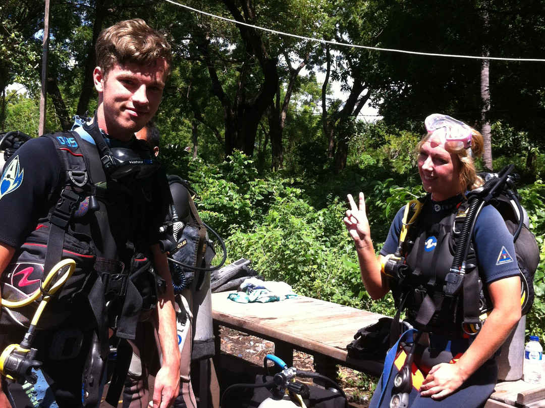 Gede Bali Tours-卡朗阿森必去景点