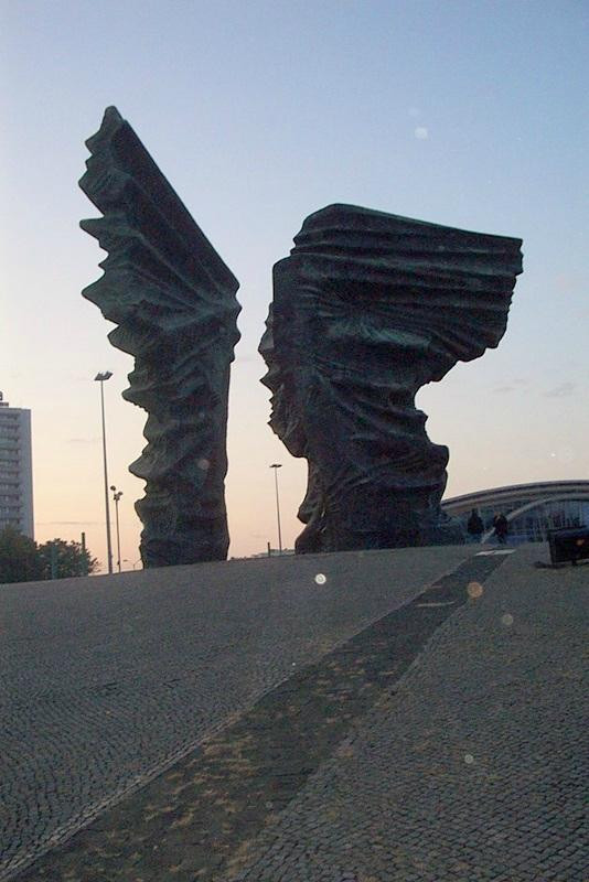 Silesian Insurgents' Monument (Pomnik Powstancow Slaskich)-卡托维兹必去景点
