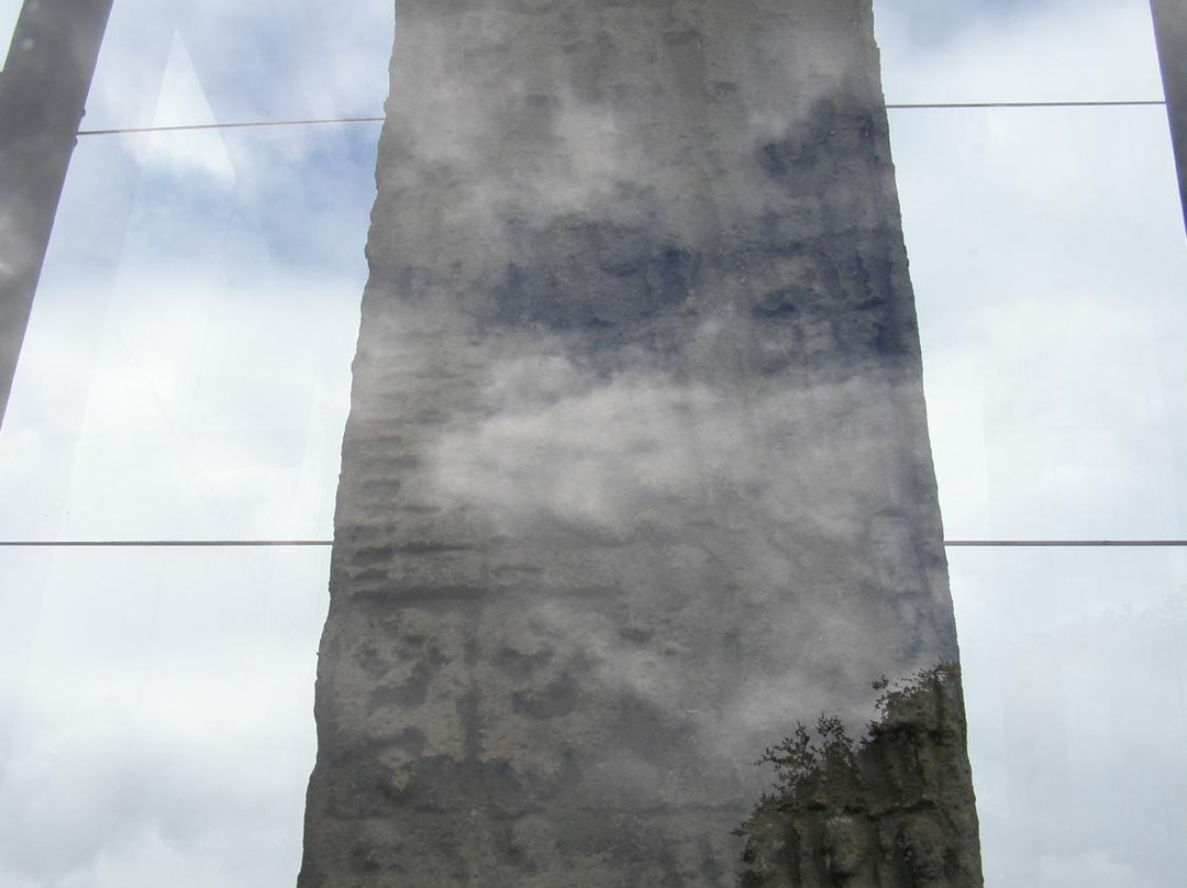 Sueno's Stone-福里斯必去景点