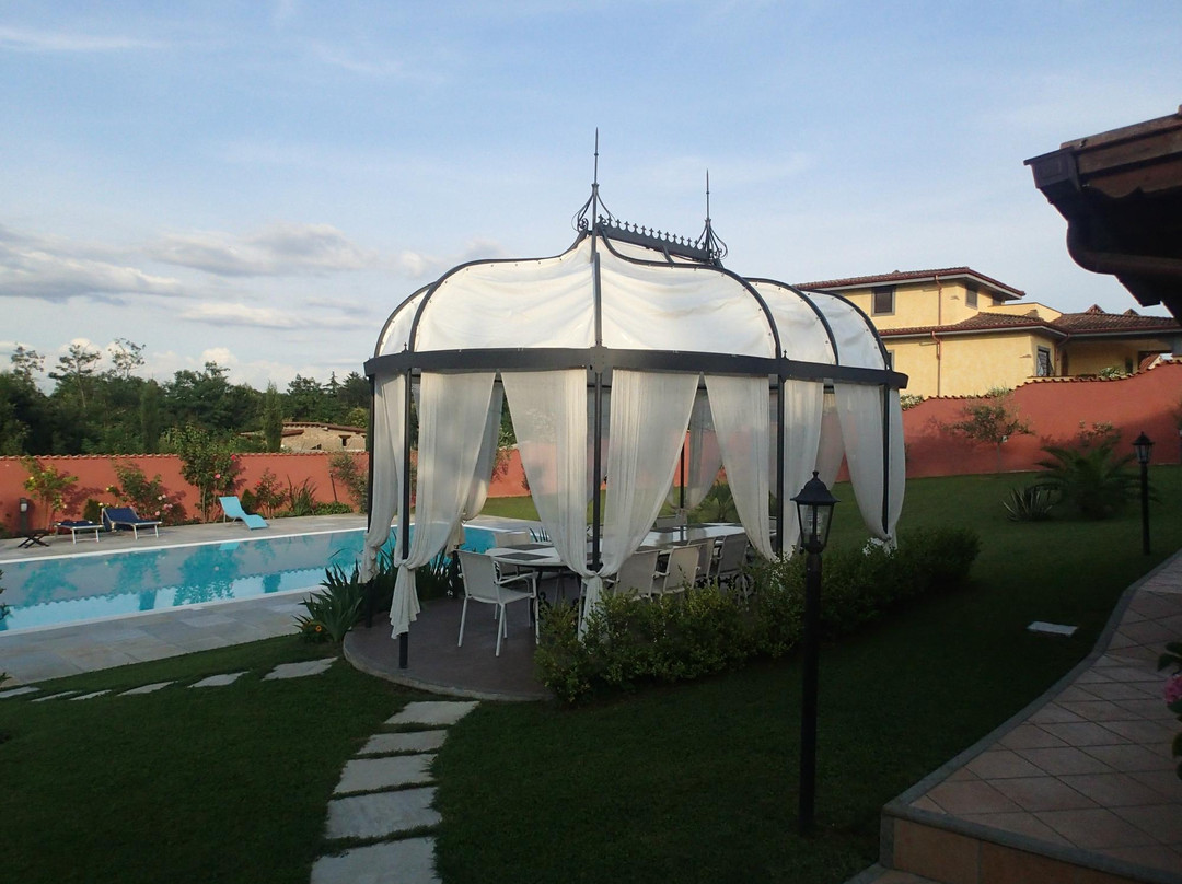 Bed and Breakfast VillaKZ主图