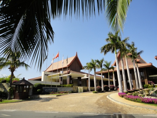 三亚亚龙湾雅高铂尔曼别墅度假酒店主图