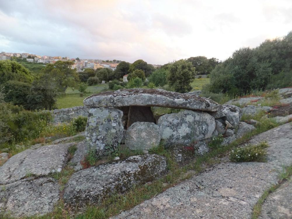 Dolmen Luras-Luras必去景点