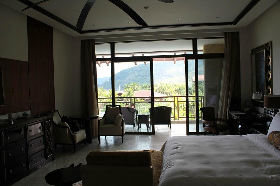 三亚亚龙湾瑞吉度假酒店主图