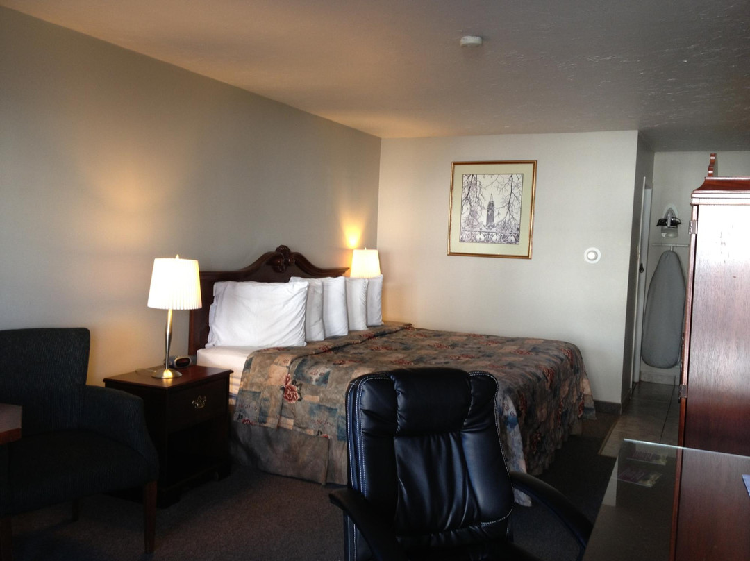 Midtown Motel & Suites