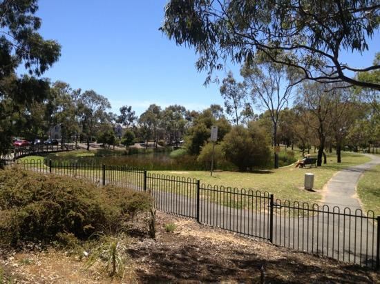 Windsor Gardens餐馆和美食-Lakeside Cafe