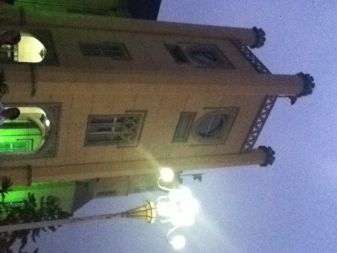 优龙红酒庄园主图