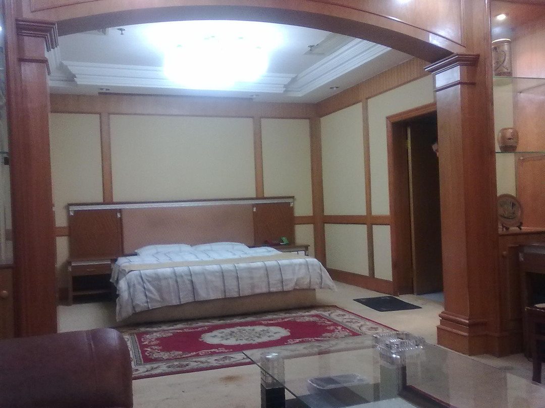 圣天源大酒店主图