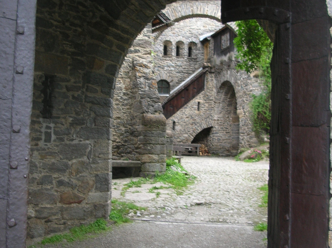 Burg Finstergrun景点图片