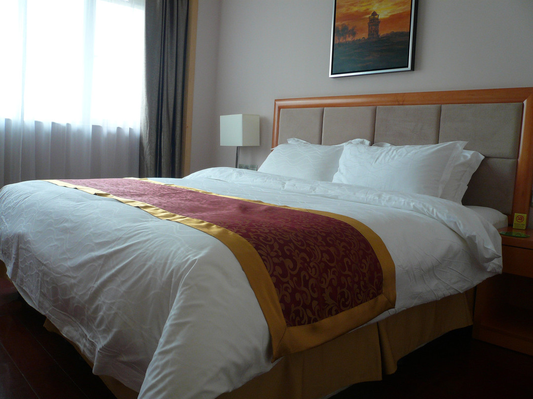 中泰来大酒店主图