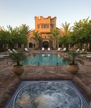 里亚德纳尼伊内斯酒店