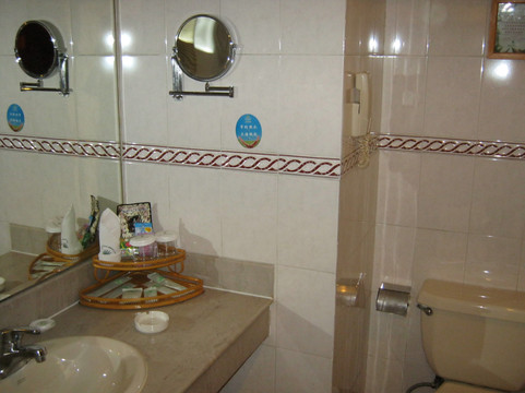 春城花园酒店主图