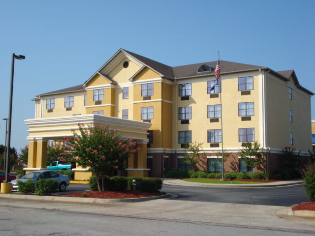 Holiday Inn Express & Suites Byron by IHG