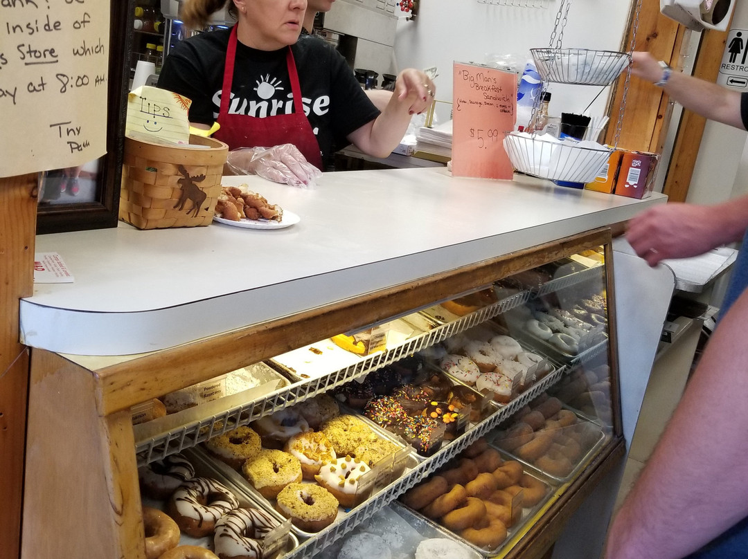 Lake Pleasant餐馆和美食-Donuts & More