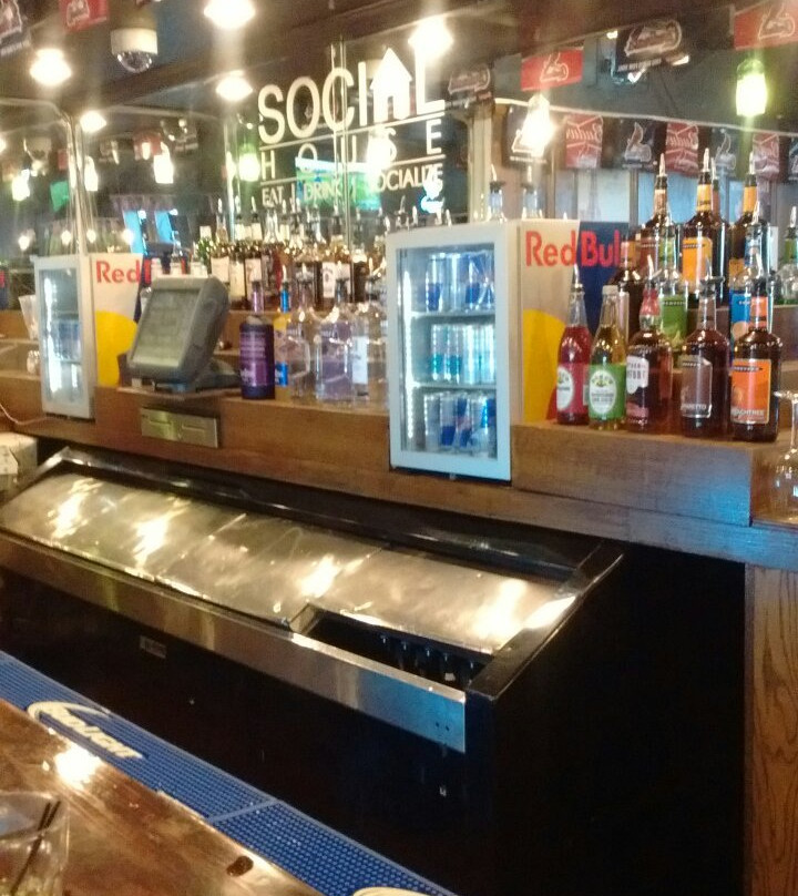 Sauget餐馆和美食-Social Bar & Grill