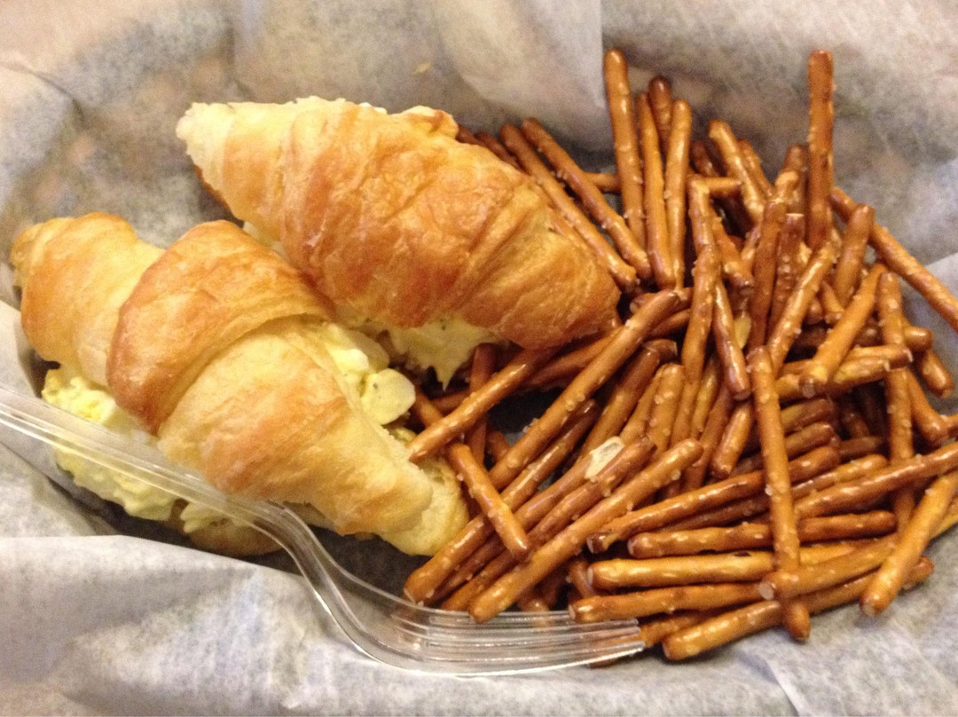 Grabill餐馆和美食-H. Souder and Son's General Store and Coffee Cabin