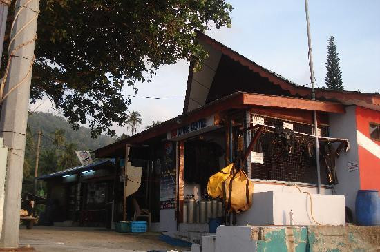 B&J Diving Centre-刁曼岛必去景点