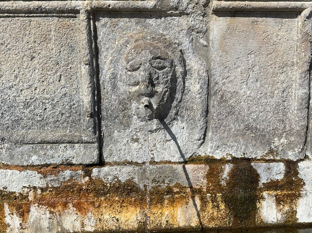 Fontana delle sette cannelle-Tuscania必去景点