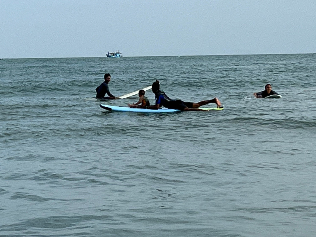 Dare to Surf Club Huahin-Ban Khao Takiap必去景点