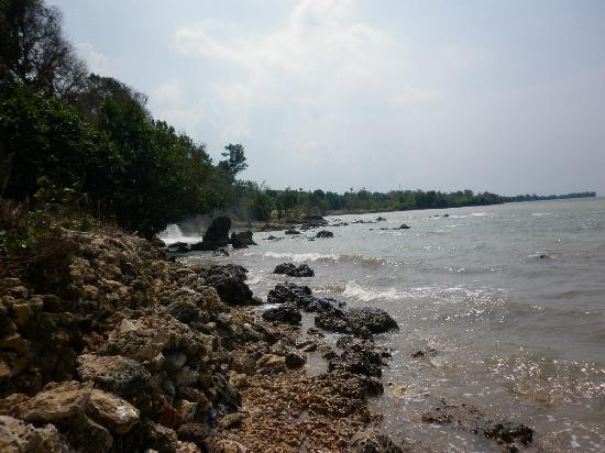 Toroan Waterfall-Sampang必去景点